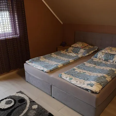 Beni Haus Apartment *