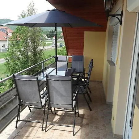 Lejlighed Beni Haus